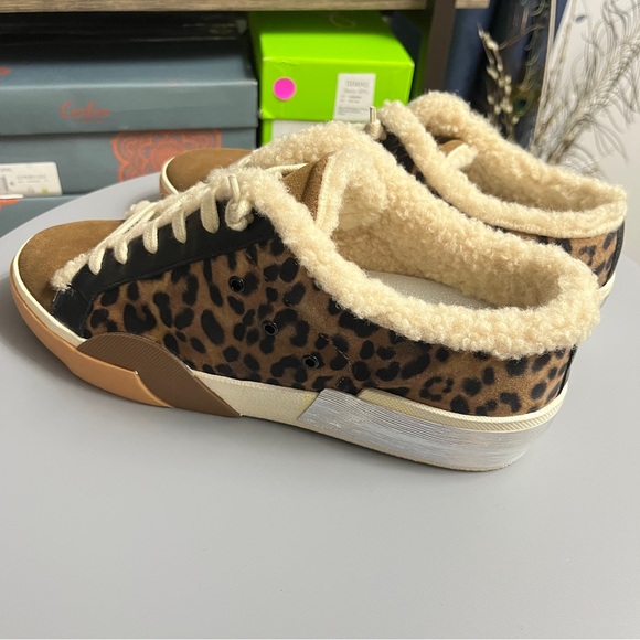 Dolce Vita Zantel Leopard Print Sneakers with Faux Fur - Picture 4 of 8
